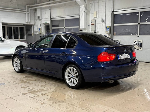 BMW 318d 3 of 12