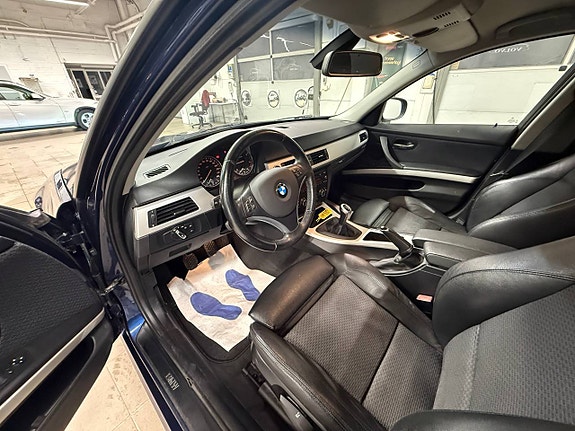 BMW 318d 8 of 12