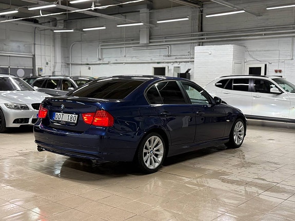 BMW 318d 5 of 12