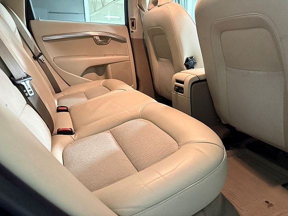 Volvo V70 15 of 19