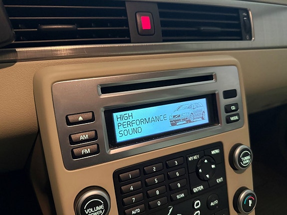 Volvo V70 14 of 19