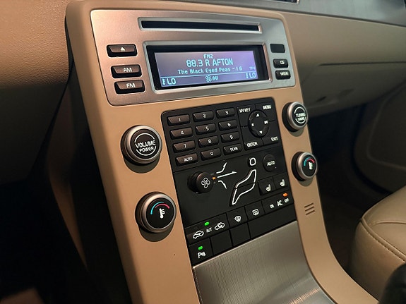Volvo V70 11 of 19