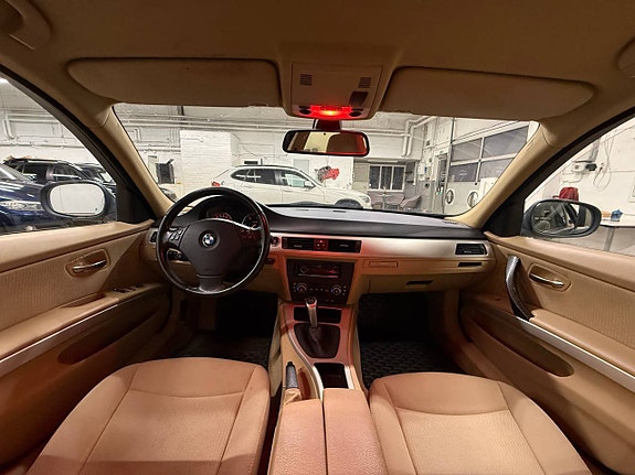 BMW 320d 12 of 12