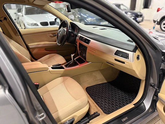 BMW 320d 10 of 12