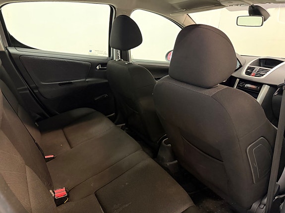 Peugeot 207 10 of 12