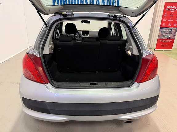 Peugeot 207 9 of 12