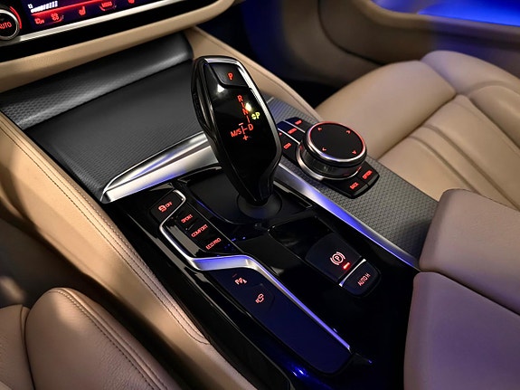 BMW 540i 26 of 30
