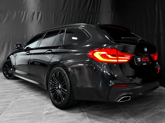 BMW 540i 11 of 30