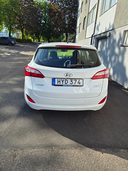 Hyundai i30 2 of 11