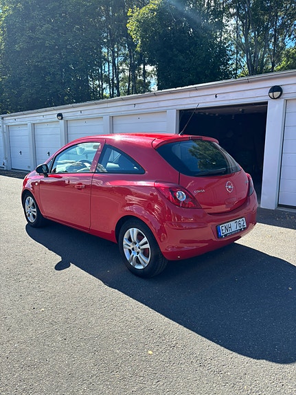 Opel Corsa 2 of 8