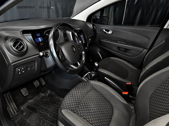 Renault Captur 15 of 28