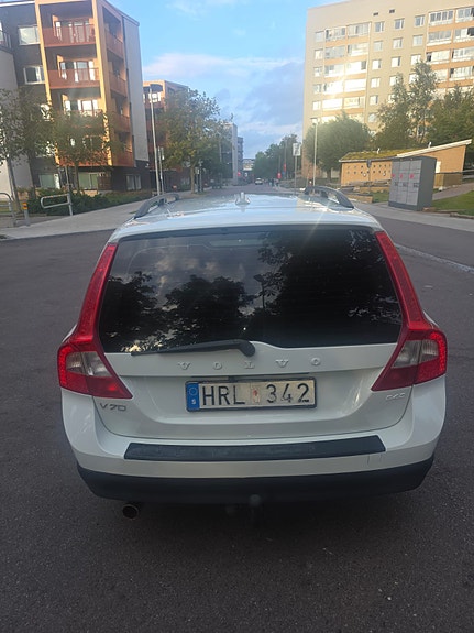 Volvo V70 4 of 8