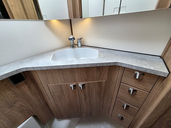 KABE Classic 560 GLE KS 12 of 28