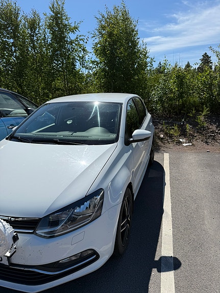 Volkswagen Polo 2 of 7