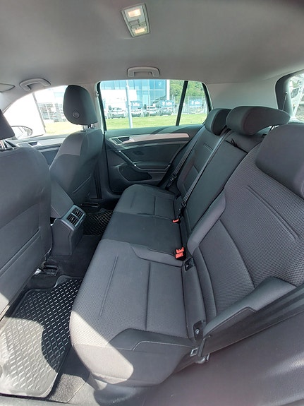 Volkswagen Golf VII 5 of 15