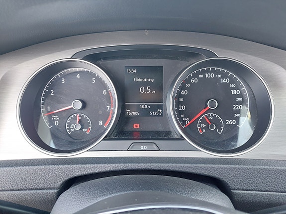 Volkswagen Golf VII 13 of 15