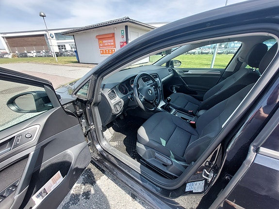 Volkswagen Golf VII 9 of 15