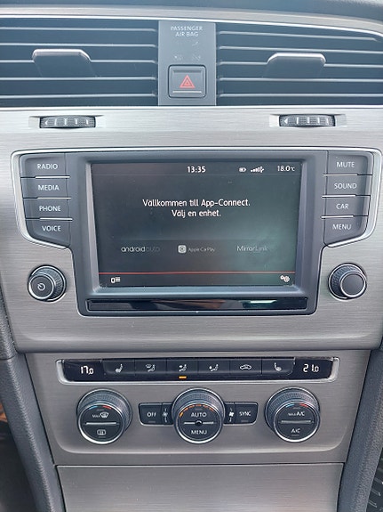 Volkswagen Golf VII 11 of 15
