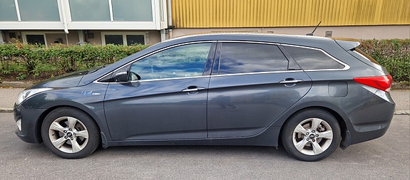 Hyundai i40 2 of 6