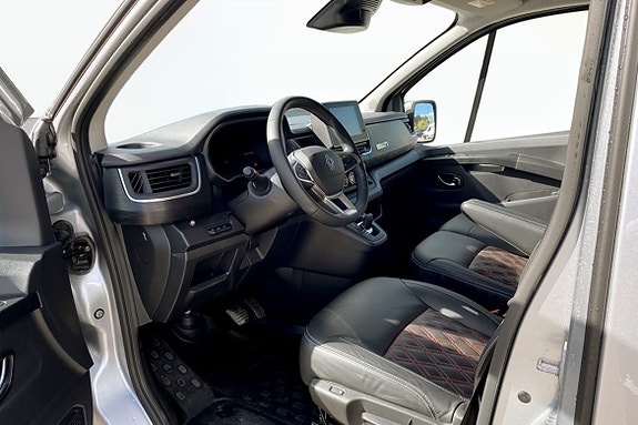 Renault Trafic 7 of 14
