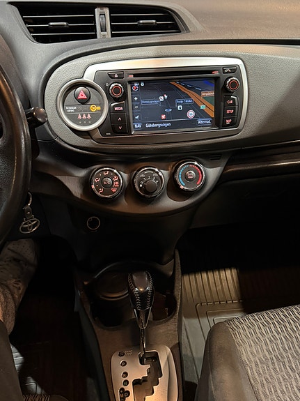 Toyota Yaris 7 of 10