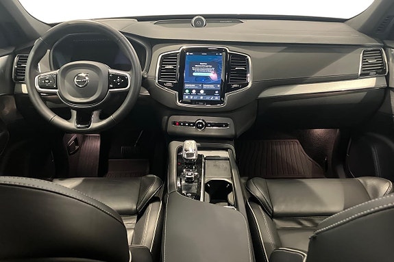 Volvo XC90 10 of 22