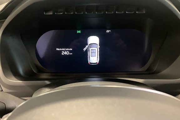 Volvo XC90 16 of 22