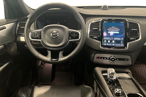 Volvo XC90 11 of 22
