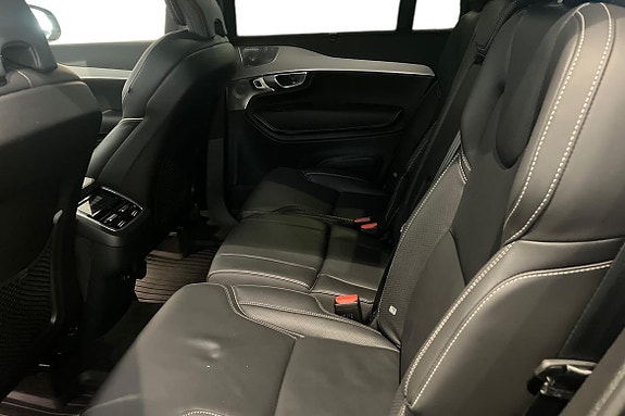 Volvo XC90 13 of 22