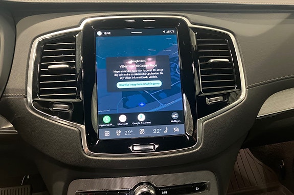 Volvo XC90 15 of 22