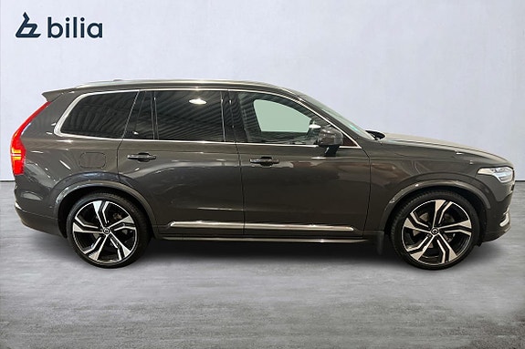 Volvo XC90 18 of 22