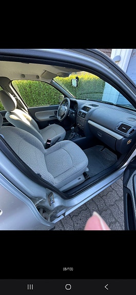 Renault Clio 7 of 12