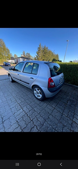 Renault Clio 11 of 12