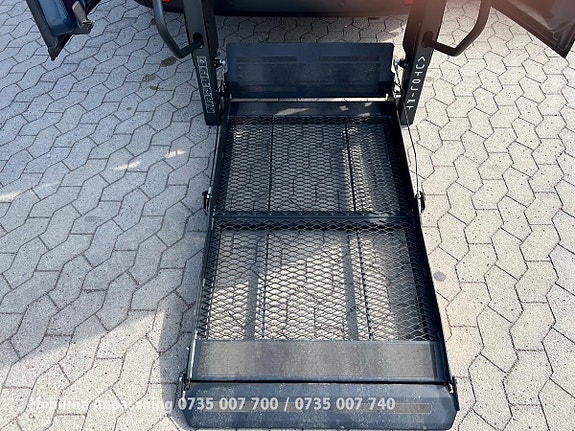 Ford Transit Custom 17 of 30