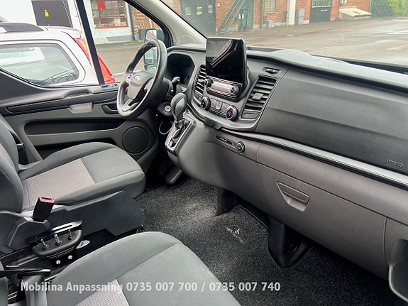 Ford Transit Custom 12 of 30