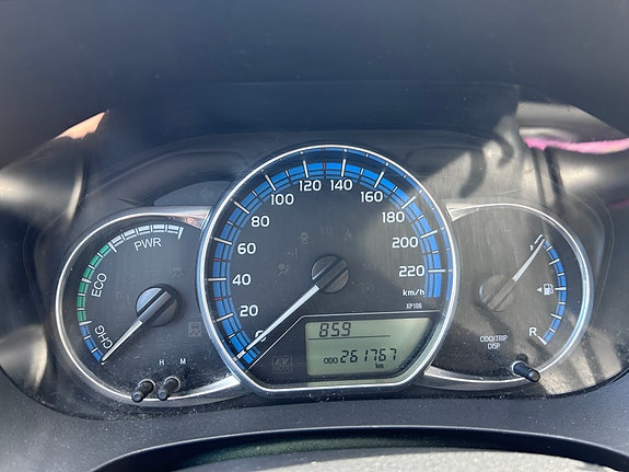 Toyota Yaris 8 of 9