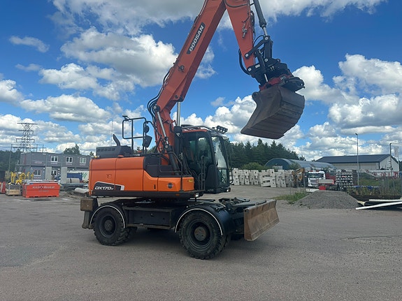 Doosan DX 170 -5 2 of 6