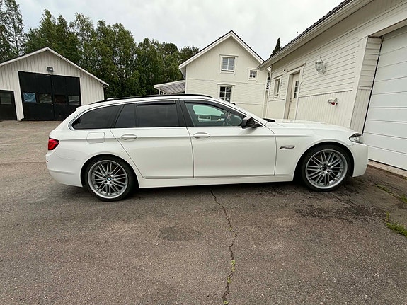 BMW 520d 3 of 7