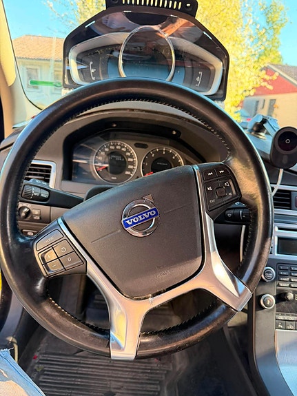 Volvo V70 3 of 10