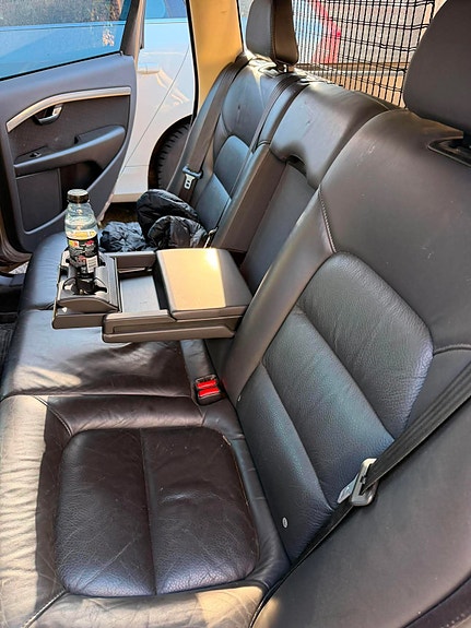 Volvo V70 4 of 10