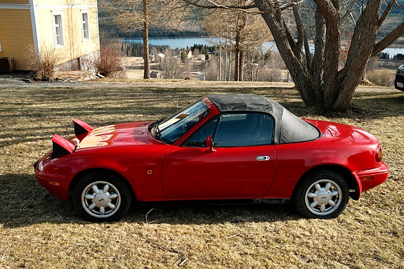 Mazda MX-5 4 of 5
