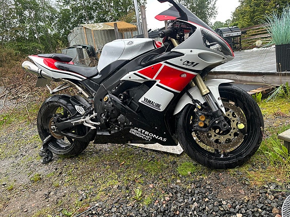 Yamaha YZF-R1 4 of 4