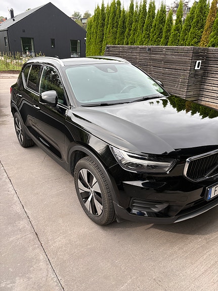 Volvo XC40 6 of 8