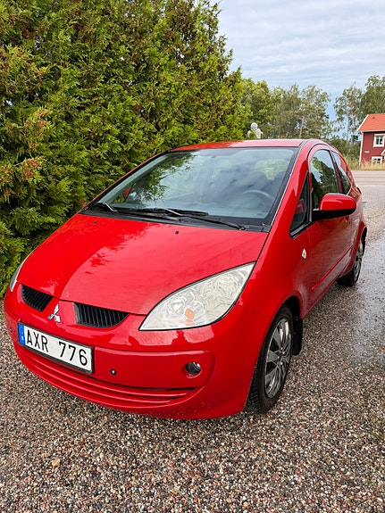Mitsubishi Colt 2 of 6