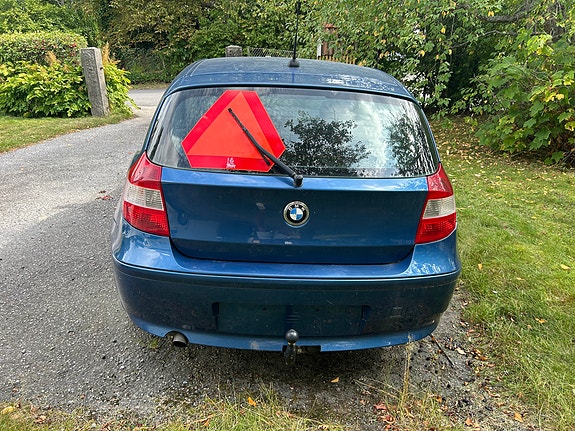 BMW 116i 3 of 9