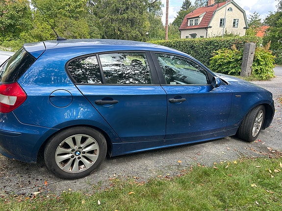 BMW 116i 4 of 9