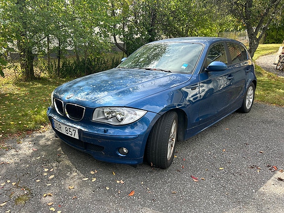 BMW 116i 2 of 9