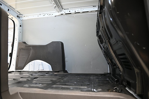 Ford Transit Connect 8 of 25