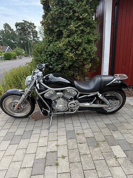 Harley-Davidson VRSCA V-Rod 2 of 4