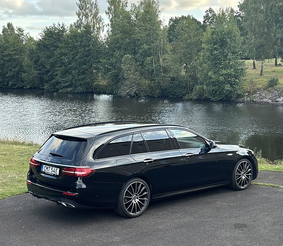 Mercedes-Benz E220 3 of 7